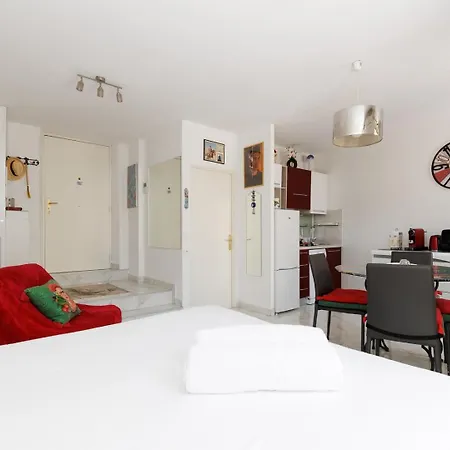 Apartman Upstays Cosy Near Palais Cannes